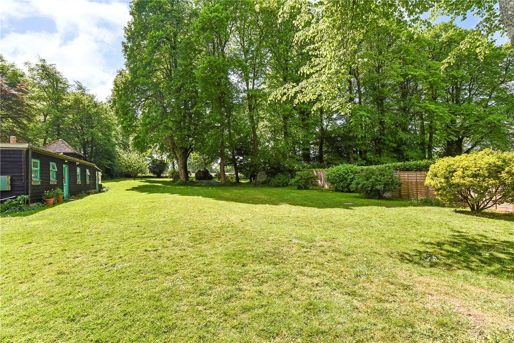 Property photo 3 of 16 Garden