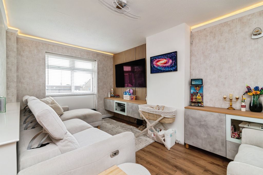 Property photo 2 of 18