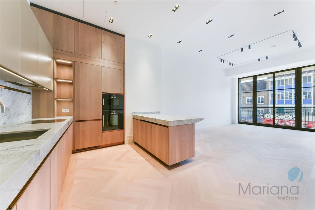 Property photo 1 of 18 Kitchen/Reception Room
