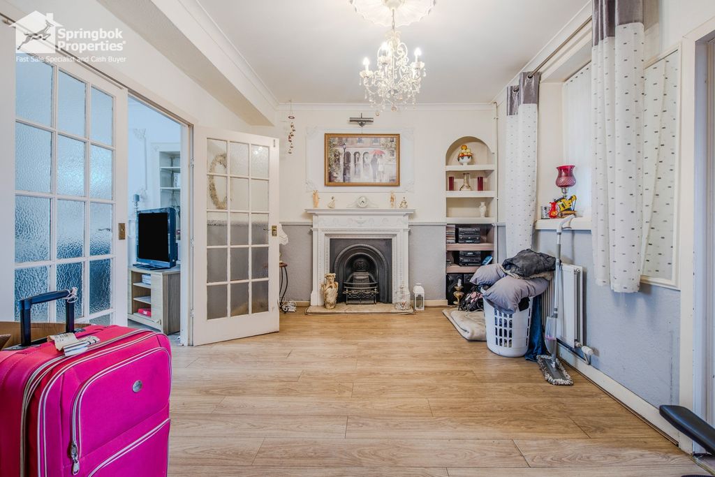 Property photo 3 of 19 Image 2