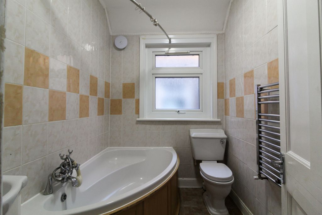 Property photo 3 of 8 Img_9243