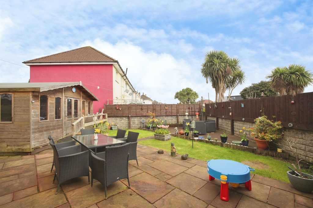 Property photo 2 of 19