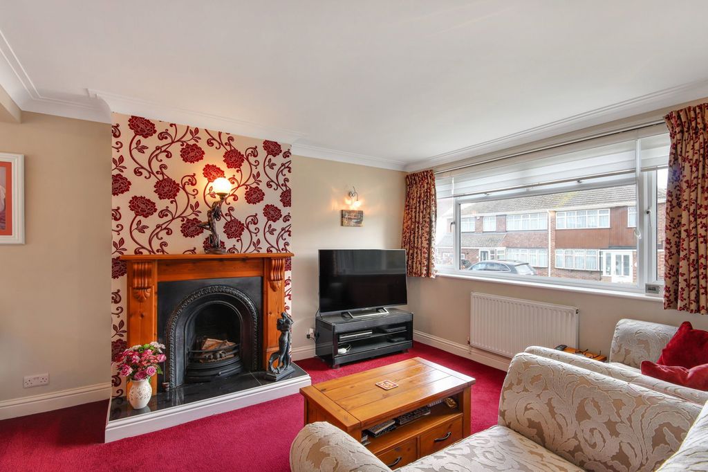 Property photo 2 of 19