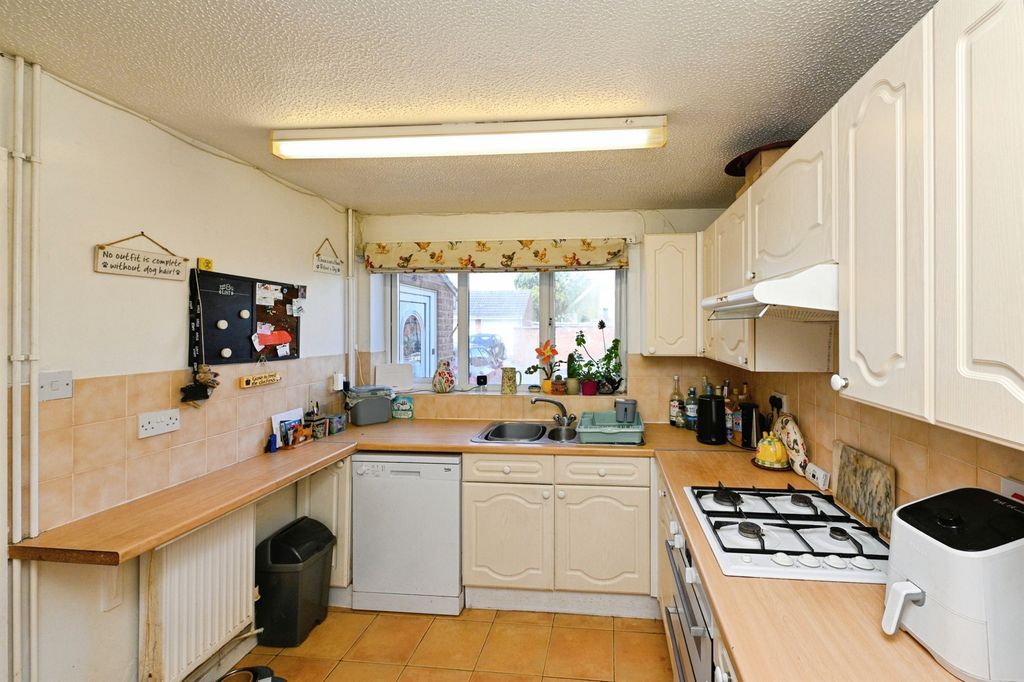 Property photo 3 of 20