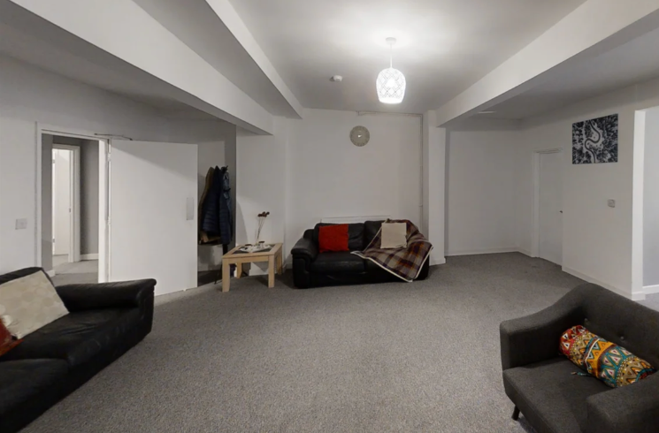 Property photo 3 of 11