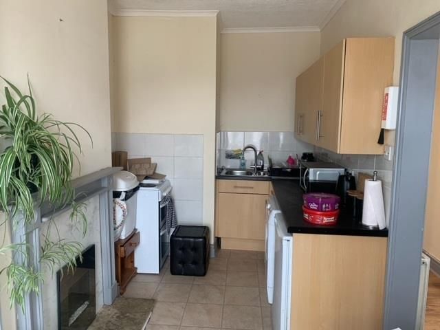 Property photo 2 of 11 Kitchen