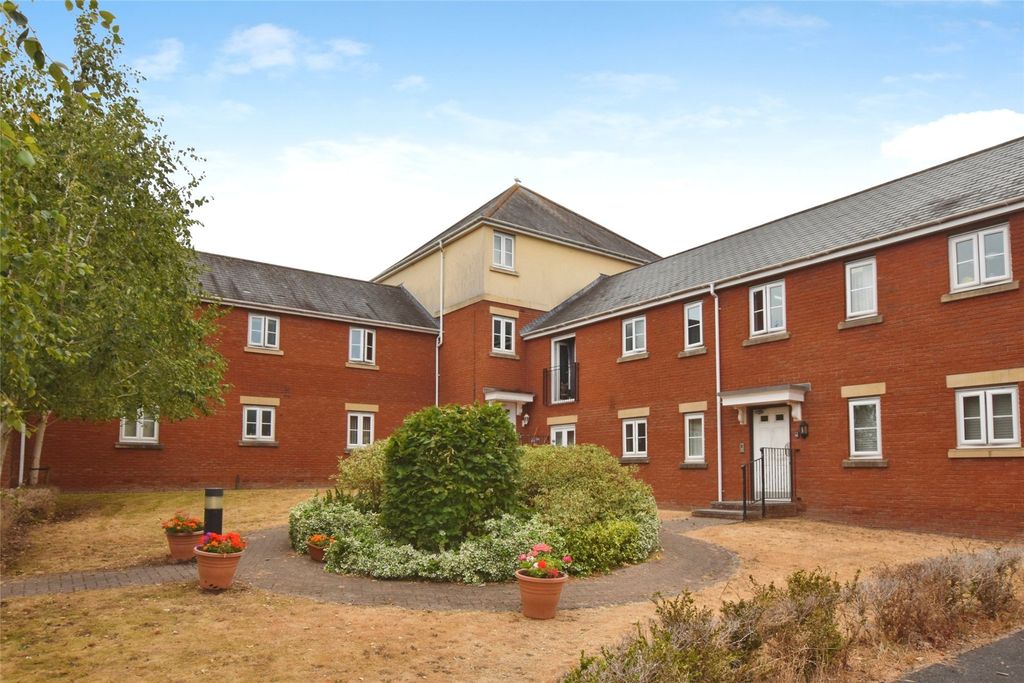 Property photo 1 of 11 External