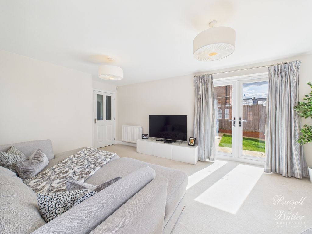 Property photo 3 of 27 Cam02127G0-Pr0333-Still003