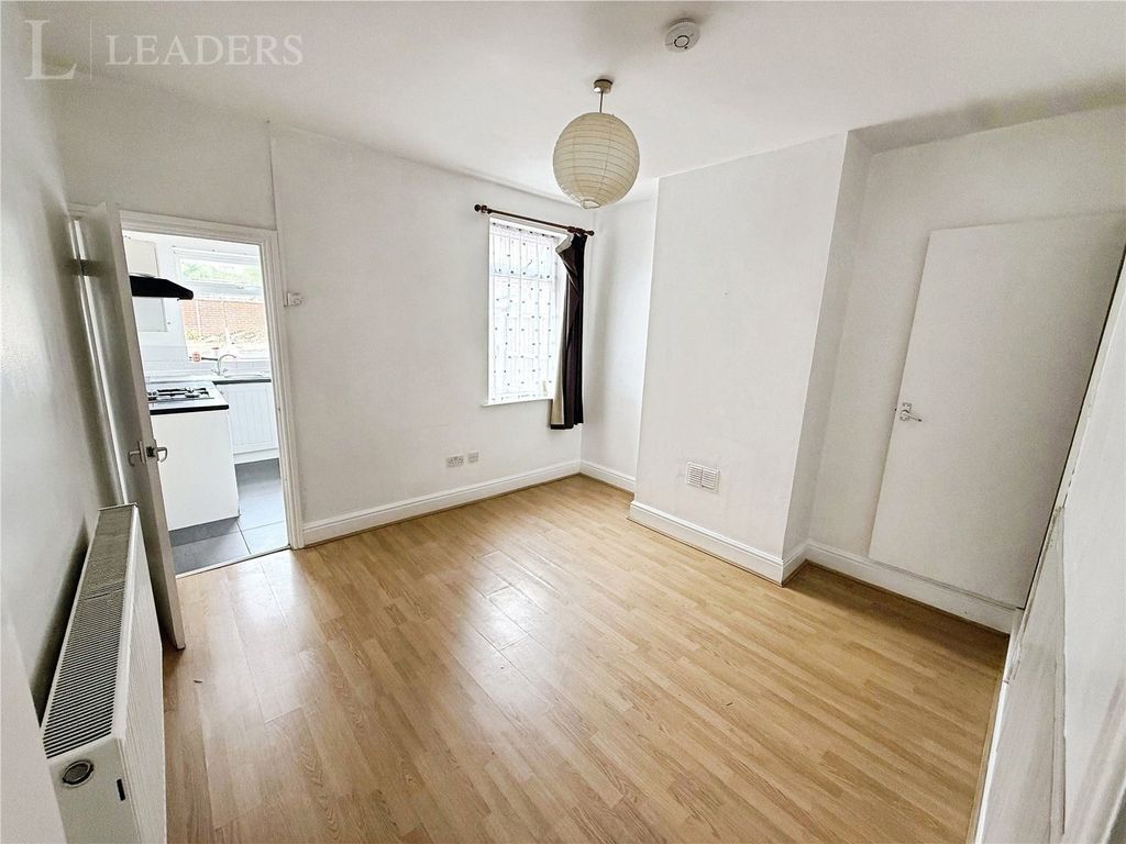Property photo 2 of 10 Pbox-Img.Jpg