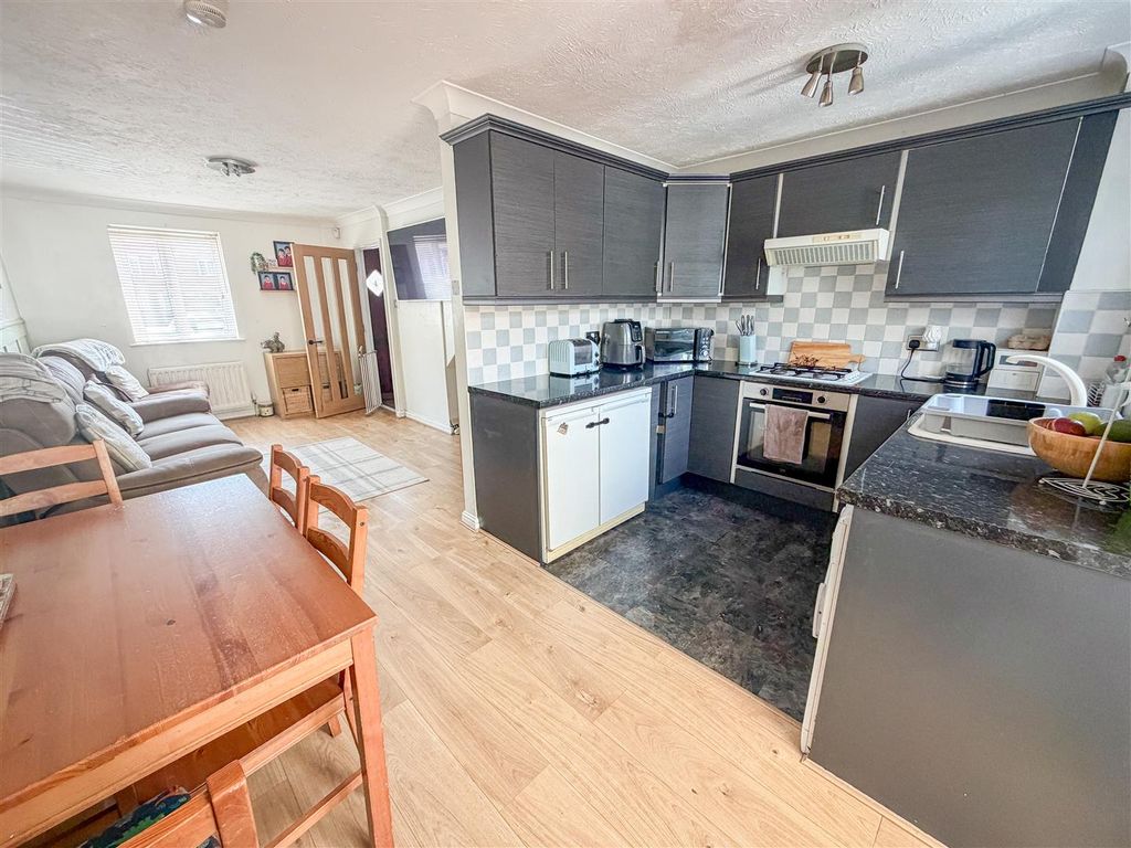 Property photo 3 of 20 Kitchen/Diner