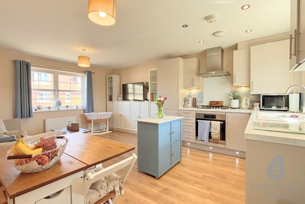 Property photo 1 of 16 4037834