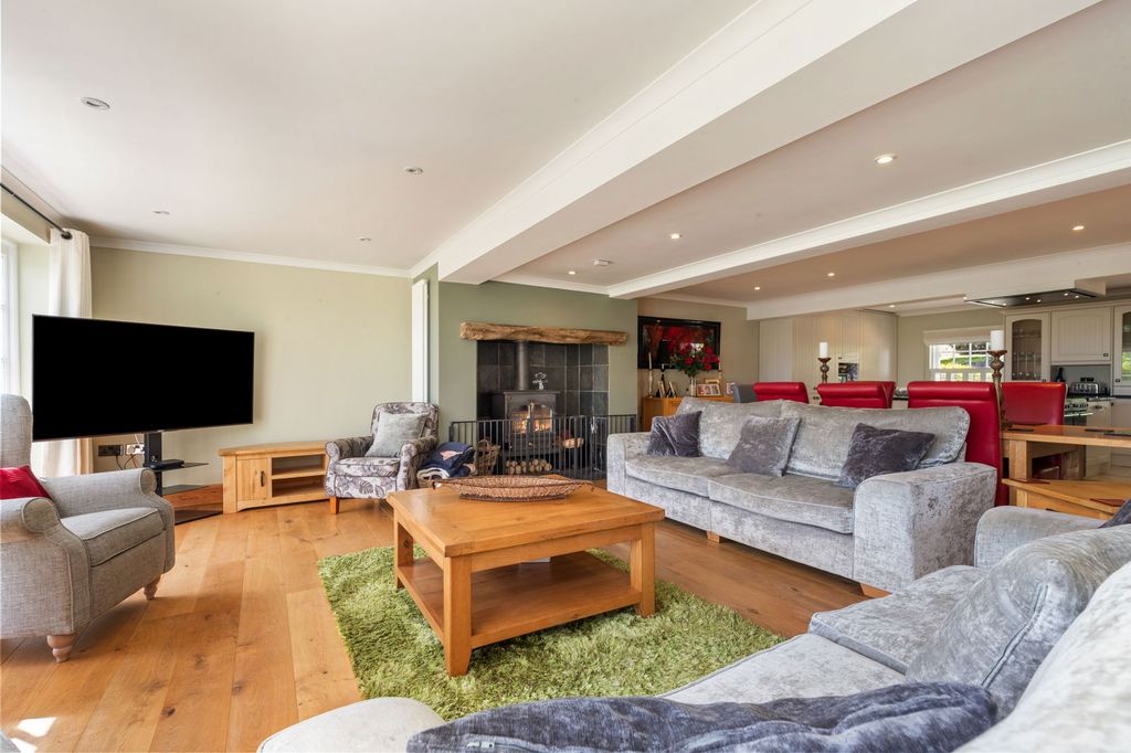 Property photo 3 of 46