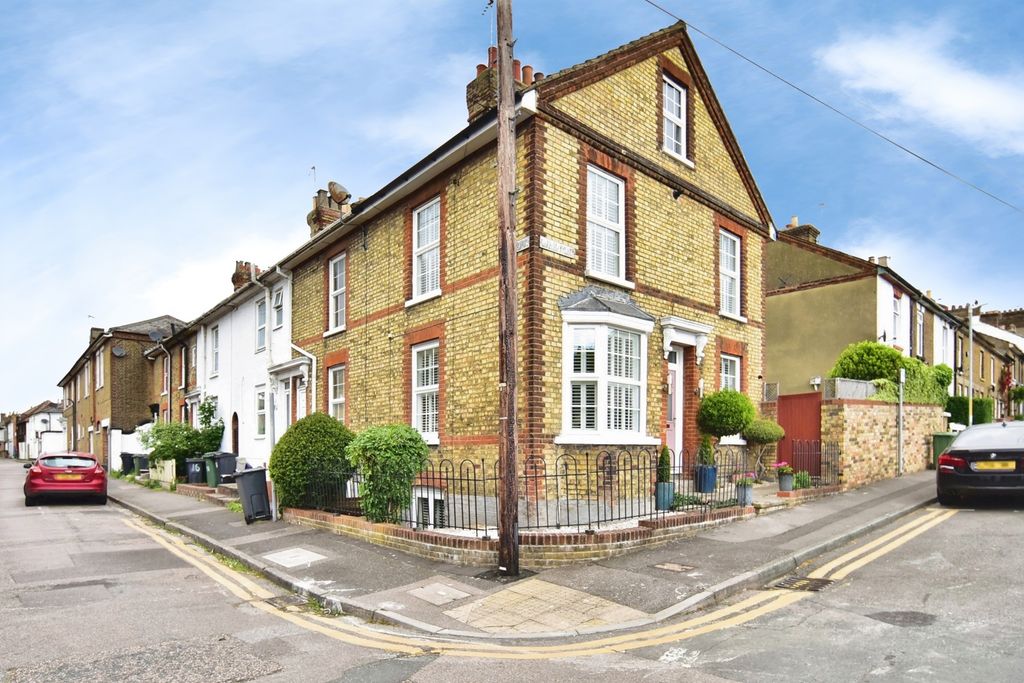 Property photo 2 of 17 Pbox-Img.Jpg