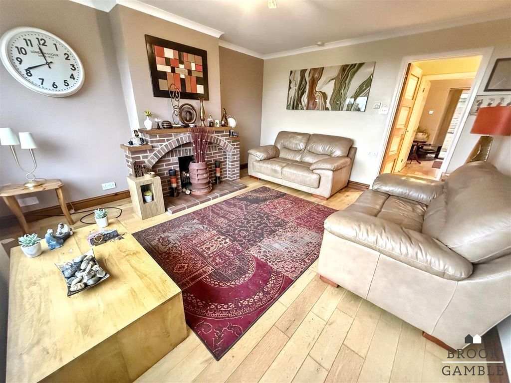 Property photo 2 of 17 01323 438506