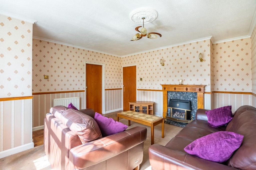 Property photo 3 of 17 2Gg-3.Jpg