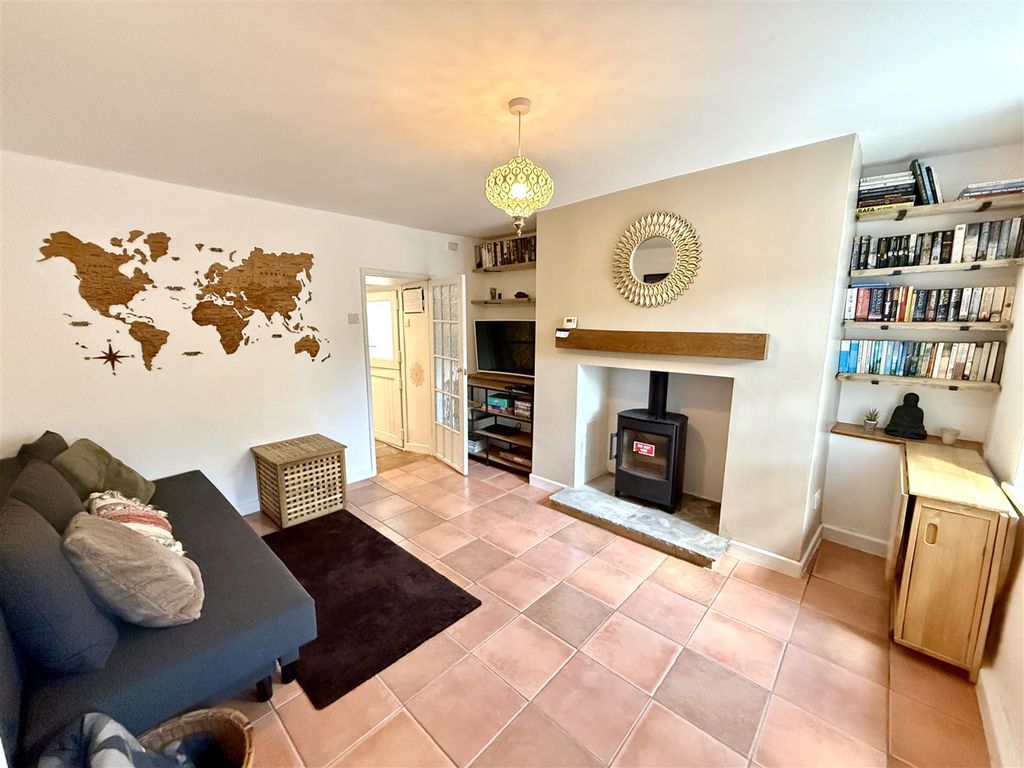 Property photo 2 of 9
