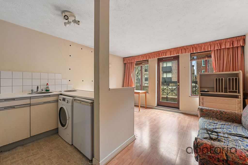 Property photo 2 of 8