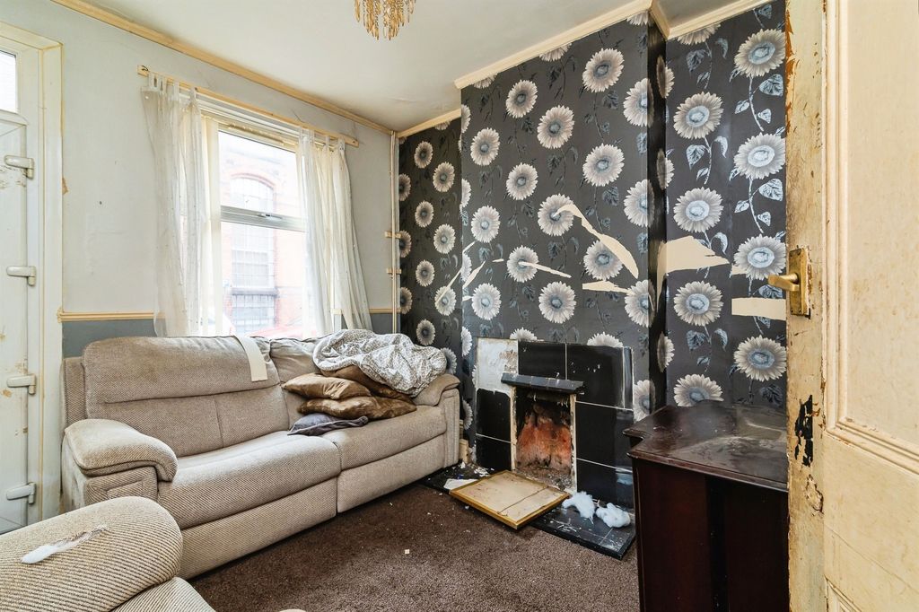 Property photo 2 of 16