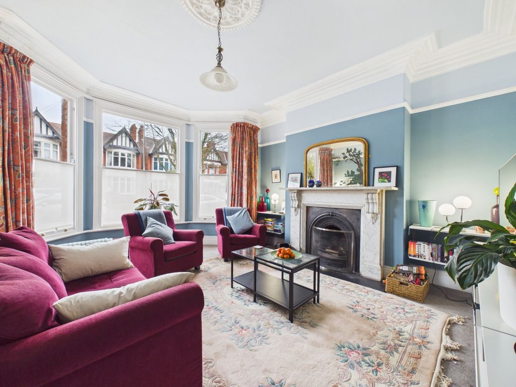 Property photo 2 of 20 4694737