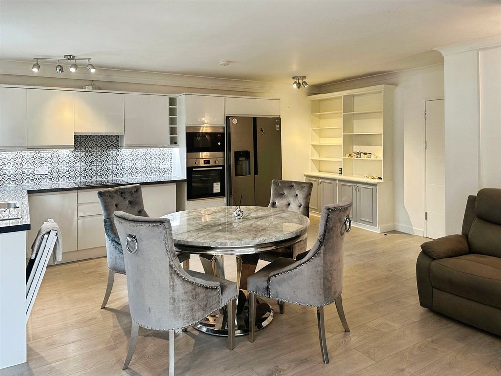 Property photo 3 of 16 Reception/Kitchen