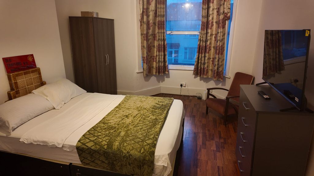 Property photo 1 of 6