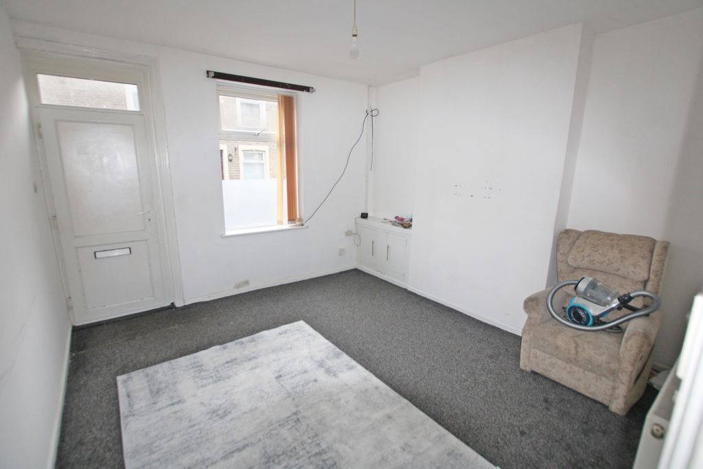 Property photo 2 of 6 2