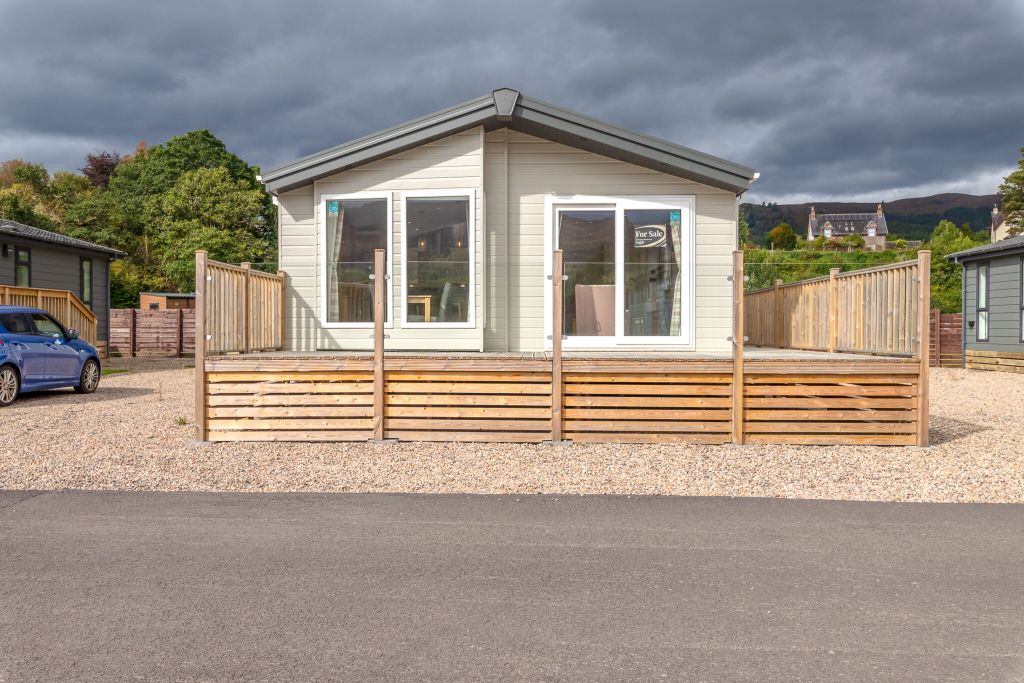 Property photo 2 of 35