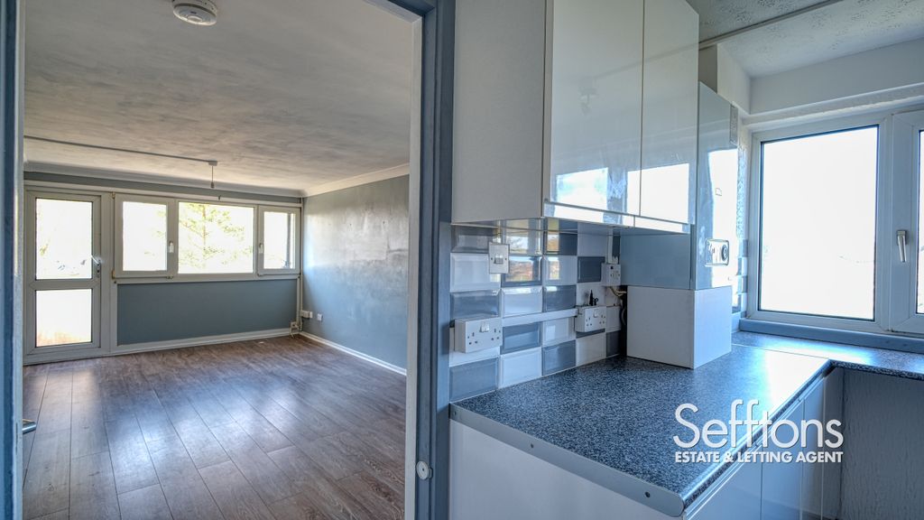 Property photo 2 of 10 Dscf1002_17