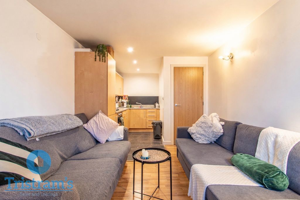 Property photo 2 of 9