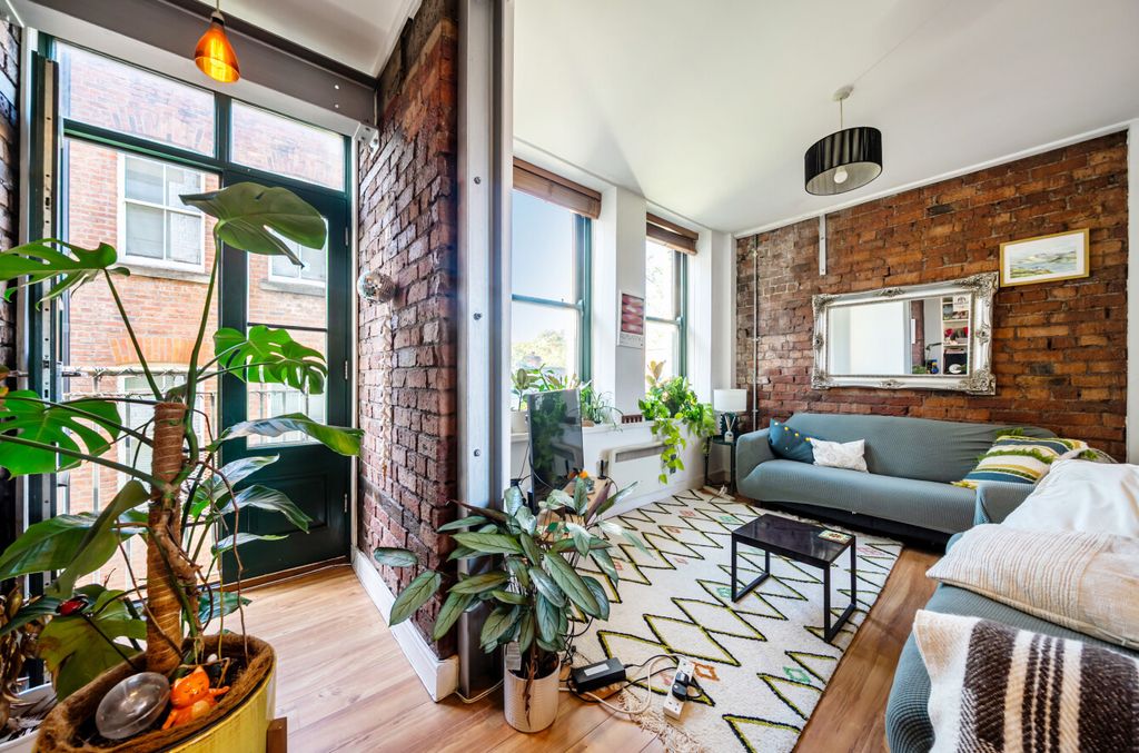 Property photo 1 of 15 1530999-1-1A139c3...
