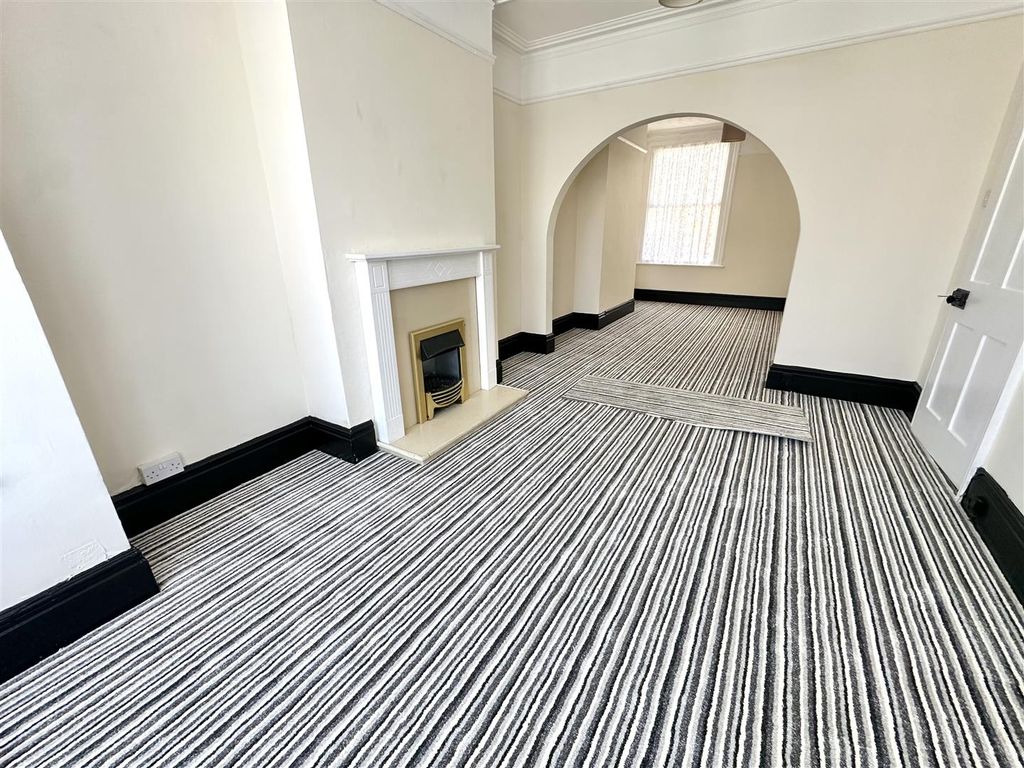 Property photo 2 of 19 Lounge Diner