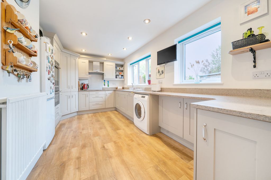 Property photo 3 of 24 Kitchen