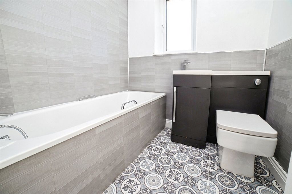 Property photo 3 of 23 Picture No. 26