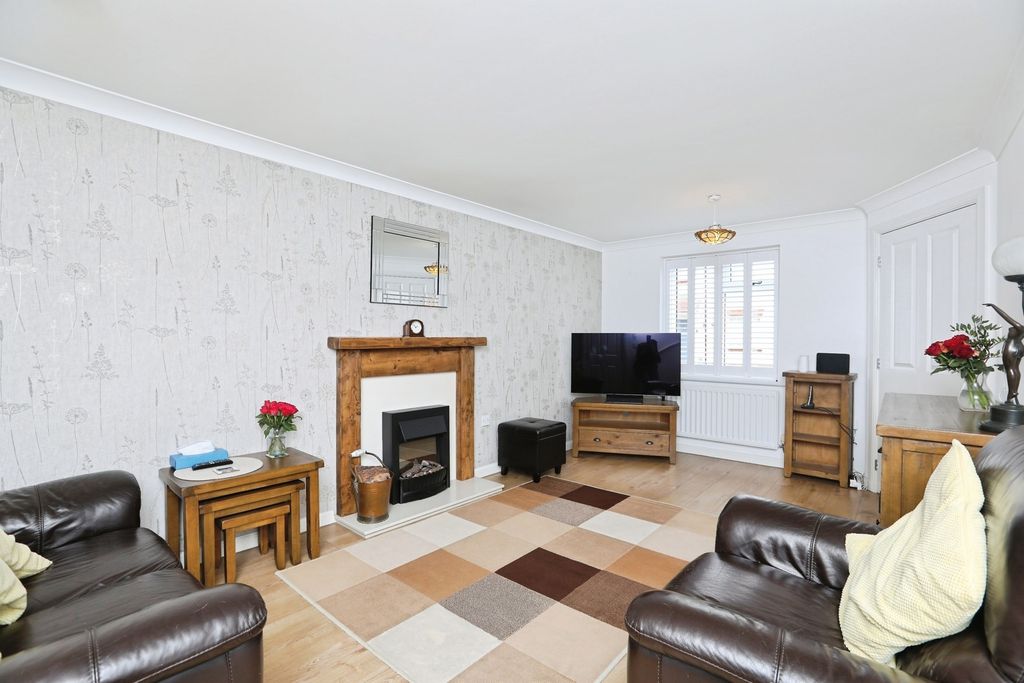Property photo 3 of 17 Pbox-Img.Jpg