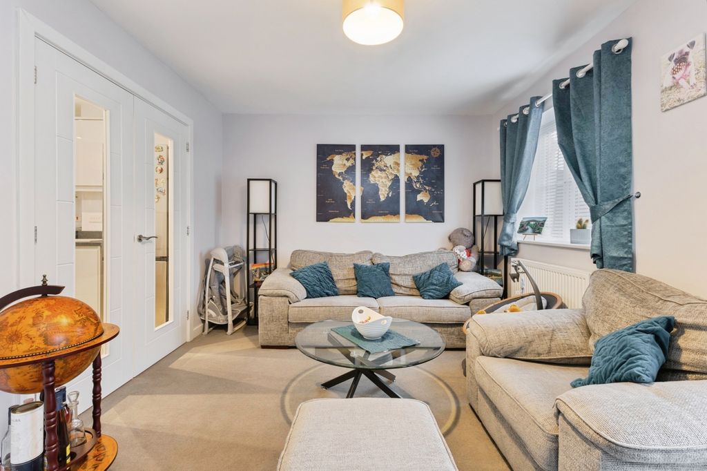 Property photo 3 of 16 Pbox-Img.Jpg