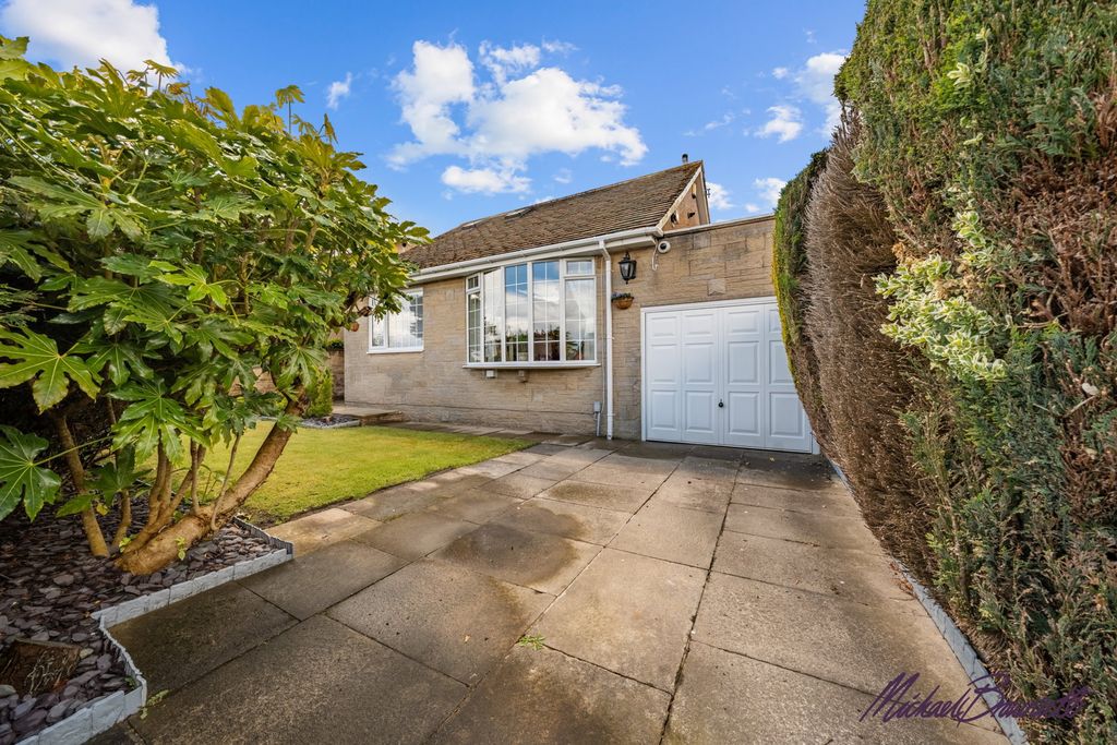 Property photo 1 of 33