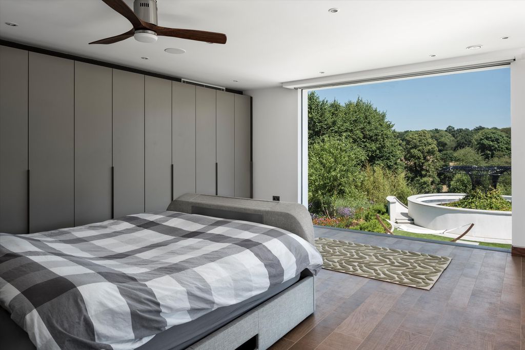 Additional image 10 of 7 bed detached house for saleThe Warren, Radlett, Hertfordshire WD7