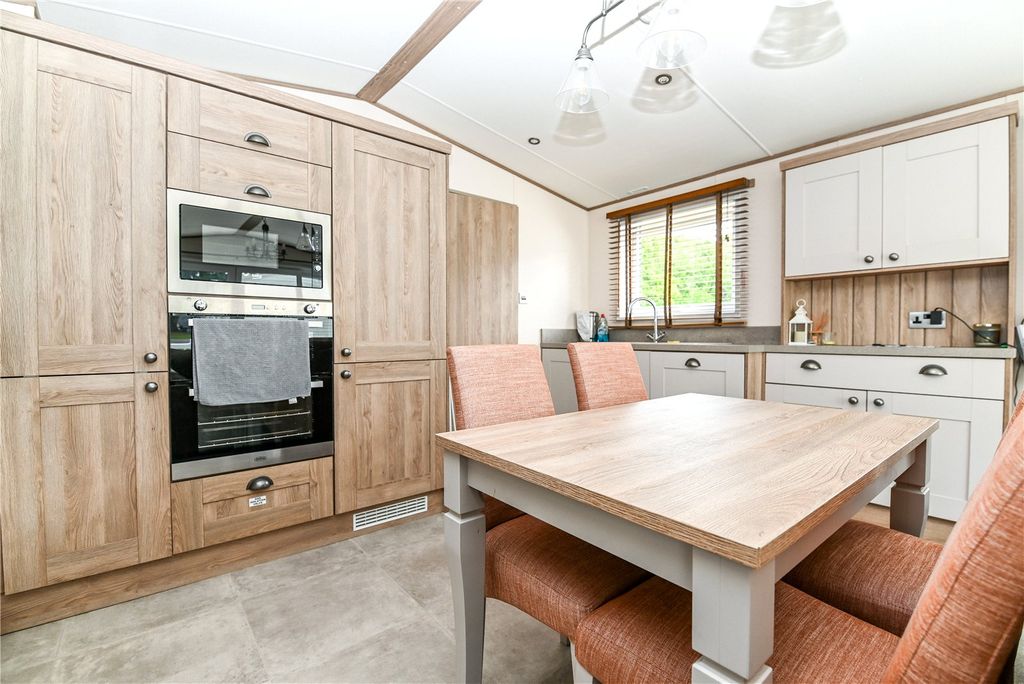 Property photo 3 of 15 Kitchen/Dining Area