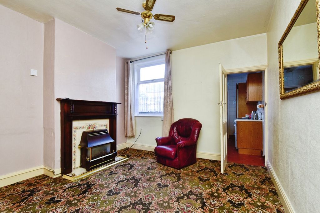 Property photo 2 of 18 Pbox-Img.Jpg