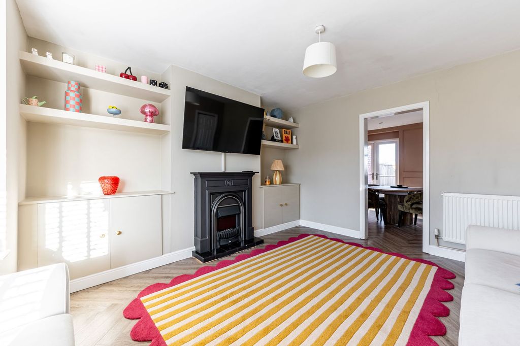 Property photo 3 of 19