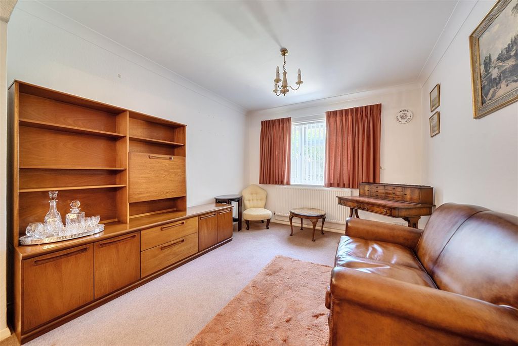 Property photo 3 of 17 1467503-11-6A160c7430E89.Jpg