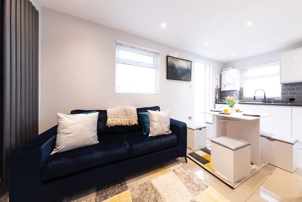 Property photo 3 of 10 Image