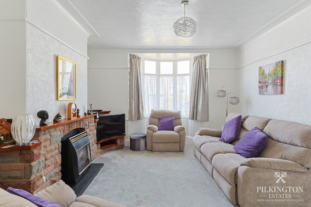 Property photo 2 of 13 5303312
