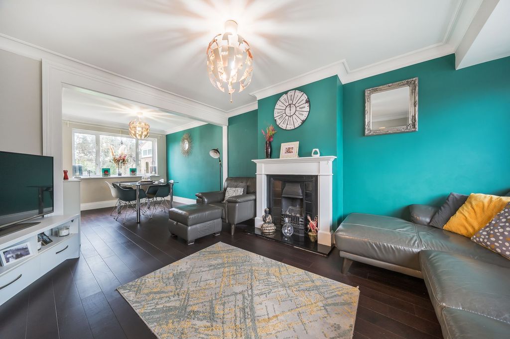 Property photo 3 of 16