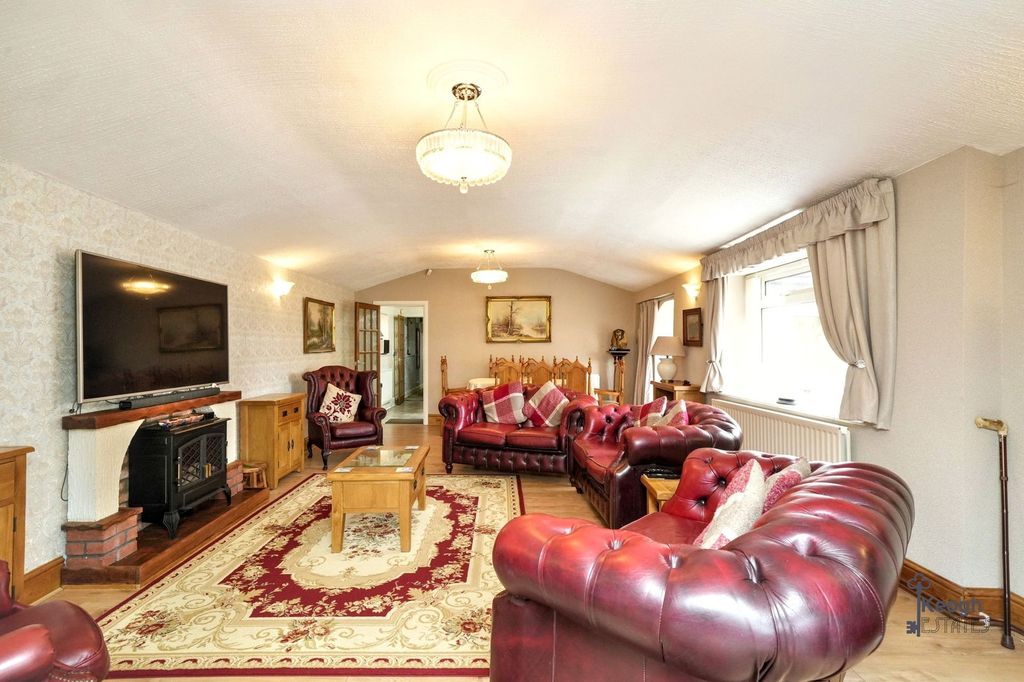 Property photo 2 of 22