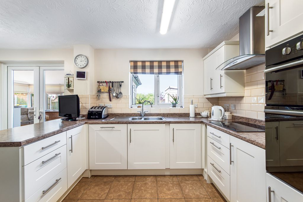 Property photo 2 of 22