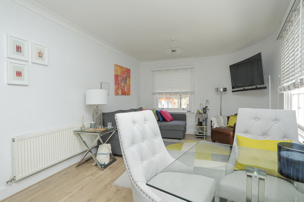 Property photo 3 of 7 Picture 3