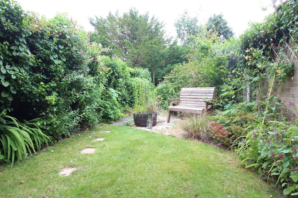 Property photo 2 of 20