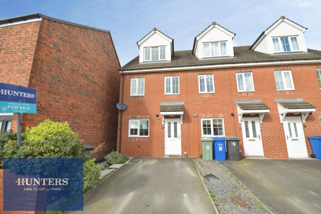 Property photo 1 of 16 Front 02.Jpg