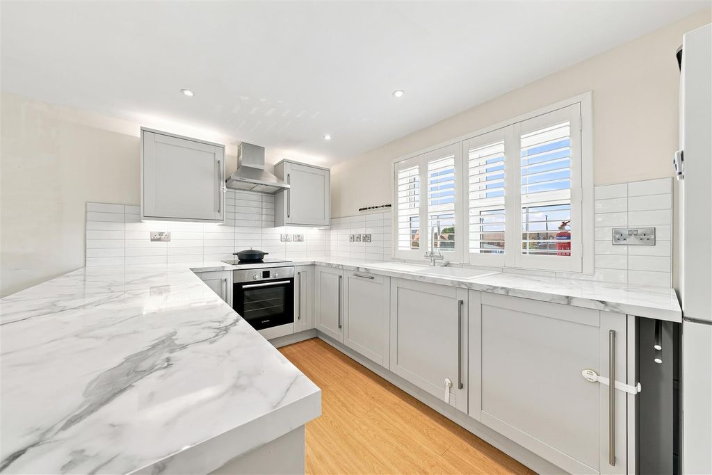 Property photo 2 of 18 2